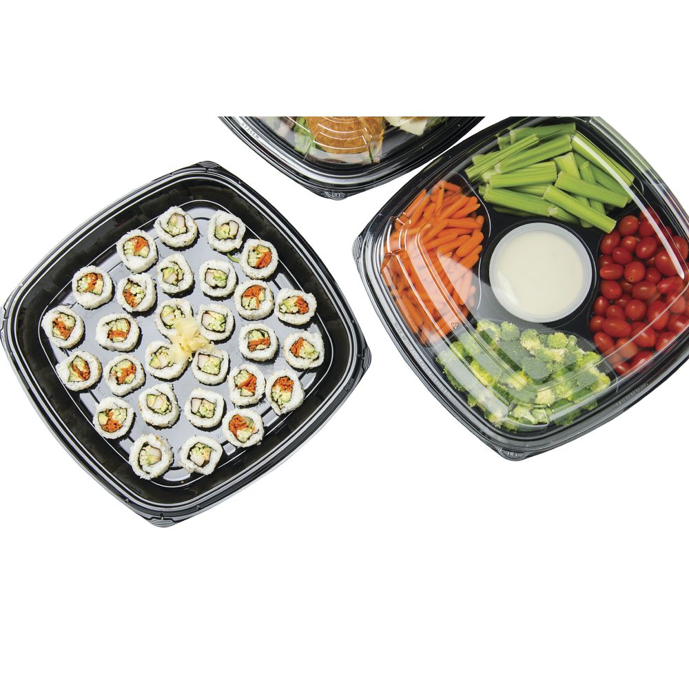 Fresh &#39;n Clear&trade; 4-Compartment Party Trays 16 3/8" Sq Black 50/Cs