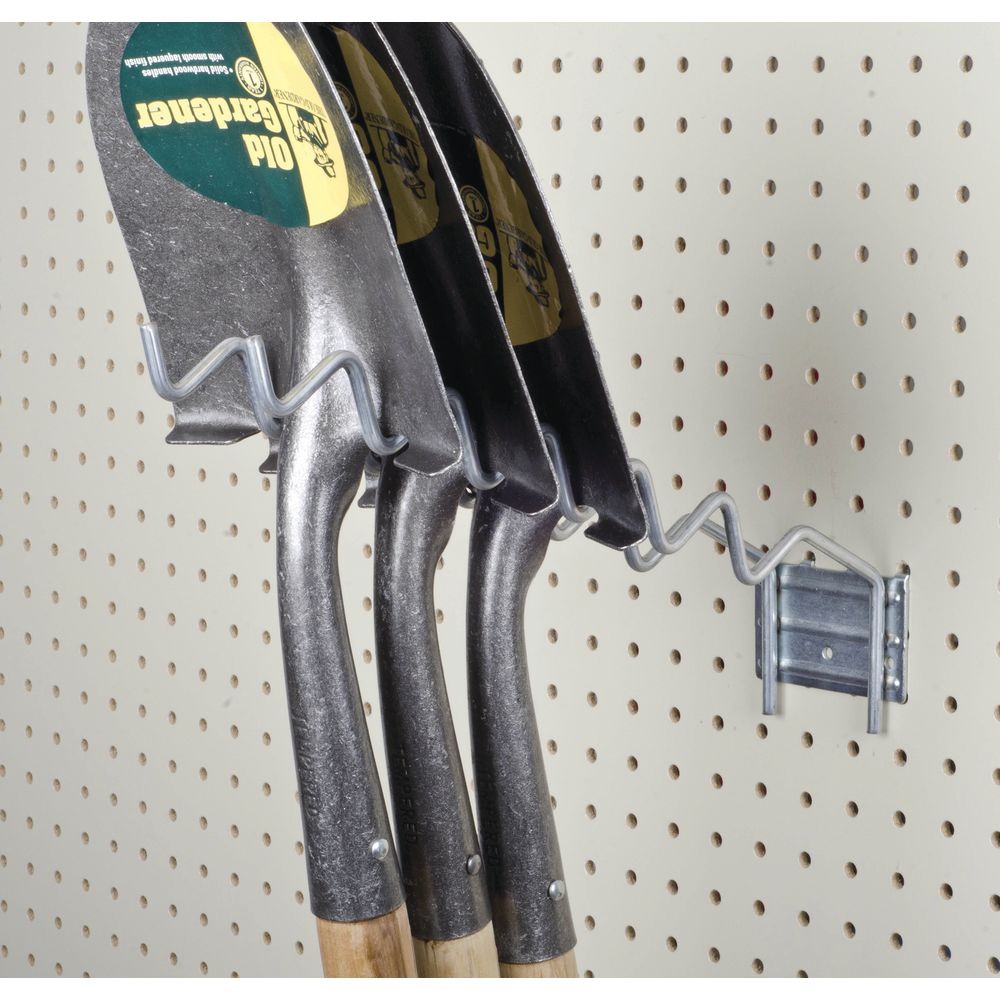 Tool hooks clearance