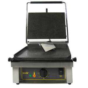 Star GX10IG Single Commercial Panini Press with Cast Iron Grooved