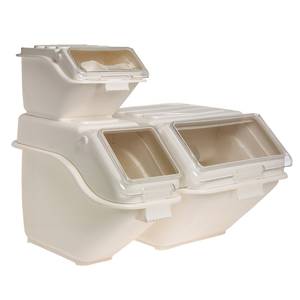 Hubert 2 qt Clear Plastic Storage Container - 7L x 7W x 3 1/2D