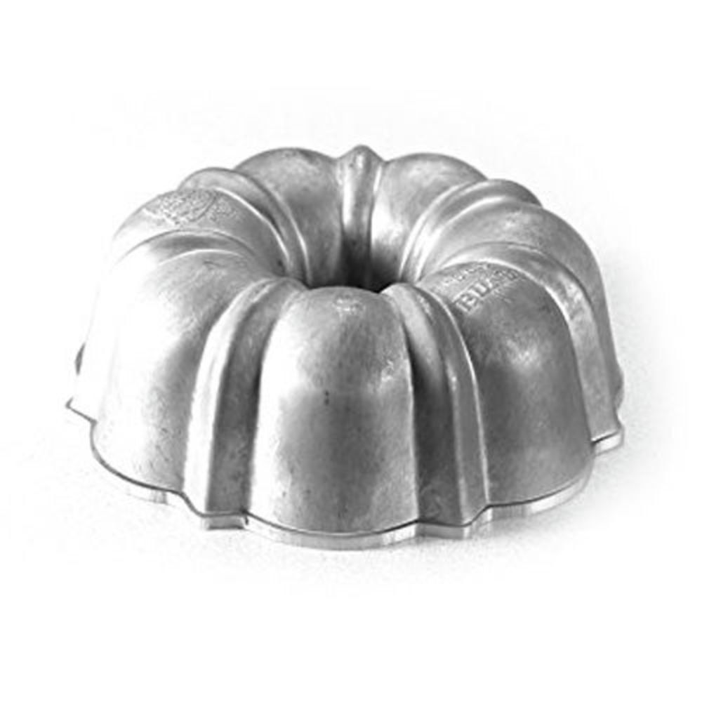 Nordic Ware Crown Bundt Pan