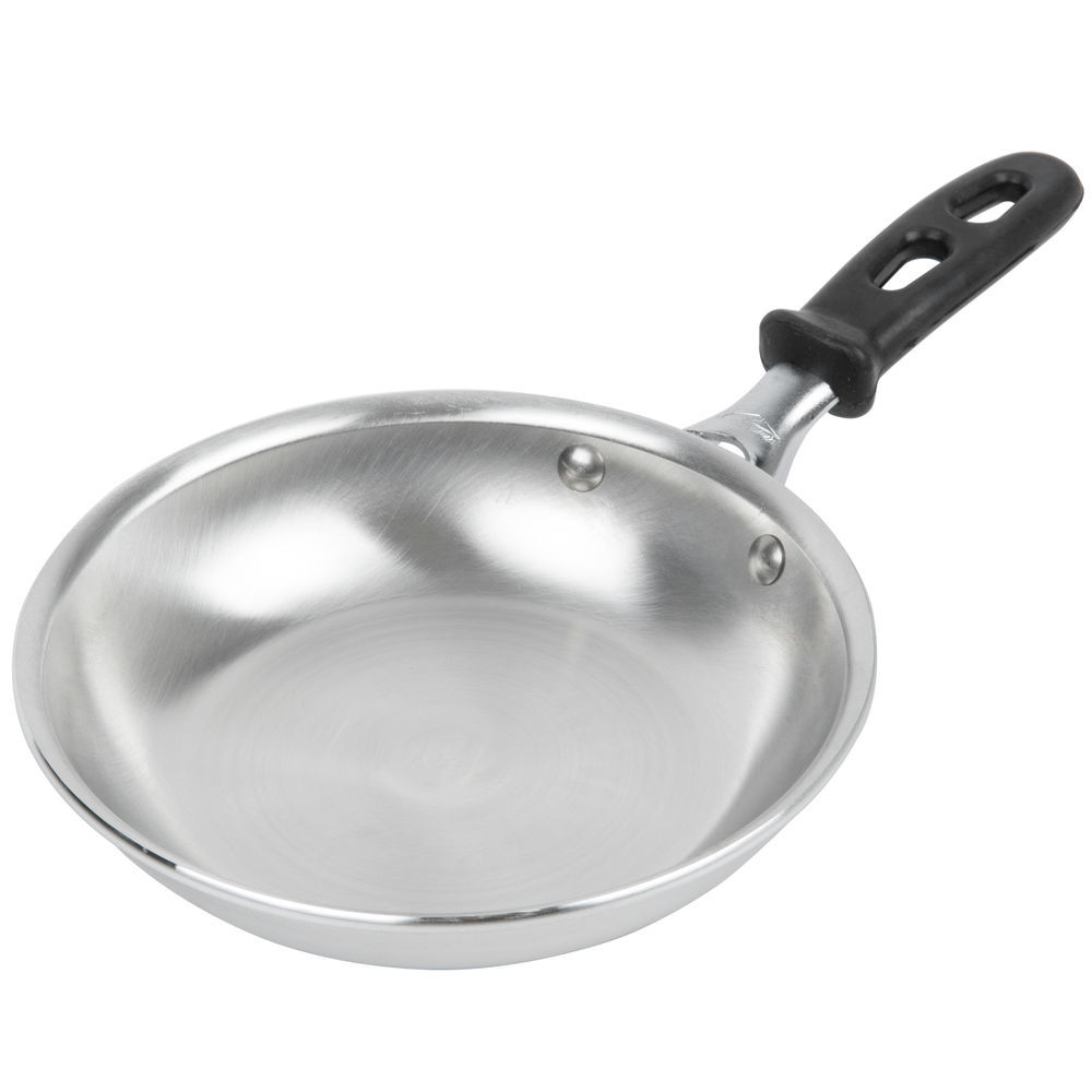 Vollrath 7-inch Wear-Ever aluminum fry pan with natural finish and TriVent  silicone handle - #67907 - 6 per case